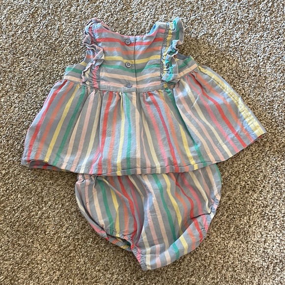 2 Baby Gap Outfits 3-6 Months/6-12 Months - Picture 4 of 4